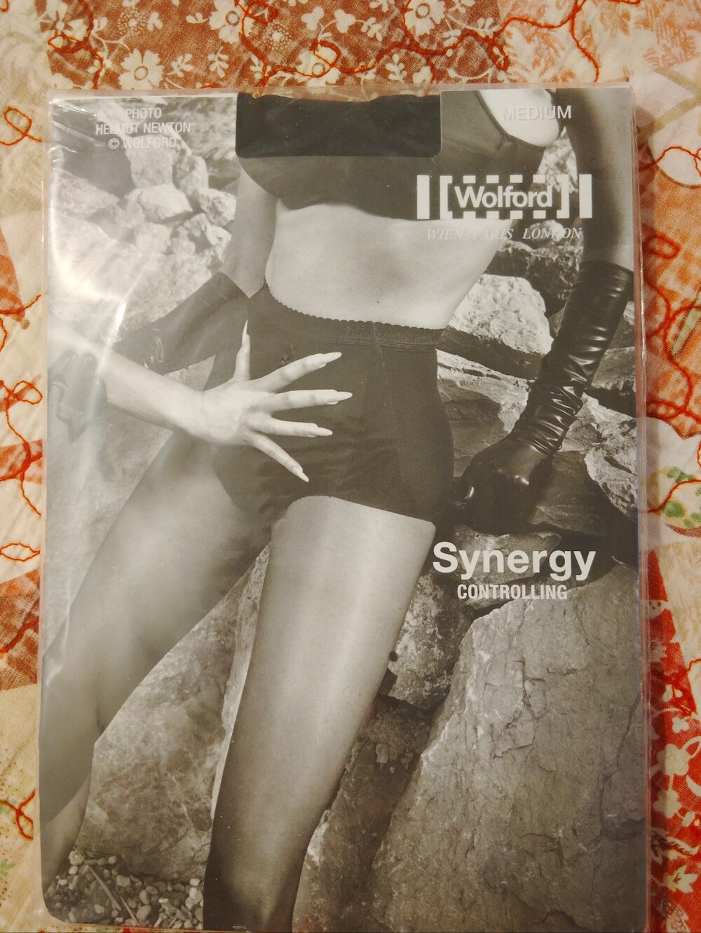 Wolford Black High Waist Synergy 7005 18072 Controlling pantyhose Tights Medium